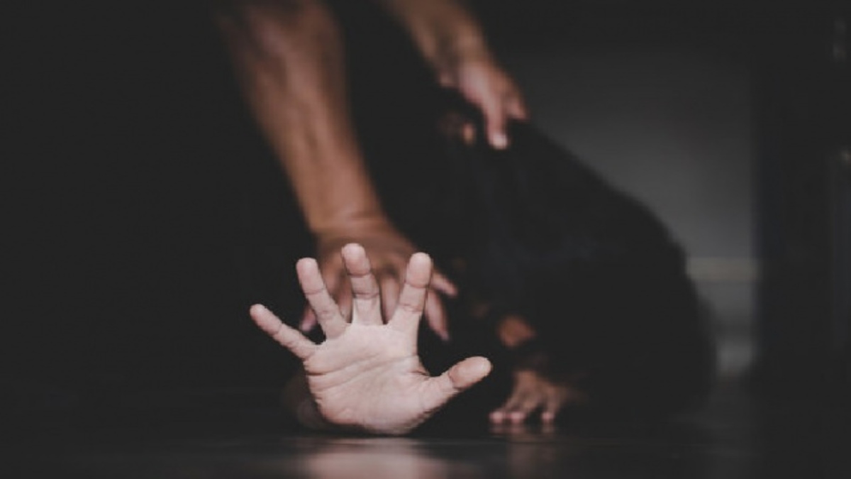 जिस्म की भूख ने बनाया हैवान: पड़ोसी ने नाबालिग बच्ची से किया दुष्कर्म, पहले बुलाया घर फिर दिया वारदात को अंजाम