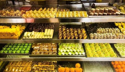 11 क्विंटल देसी घी जब्त,60 किलो गहरे रंगों वाली मिठाईयां,75 किलो घटिया क्वालिटी क्रीम नष्ट