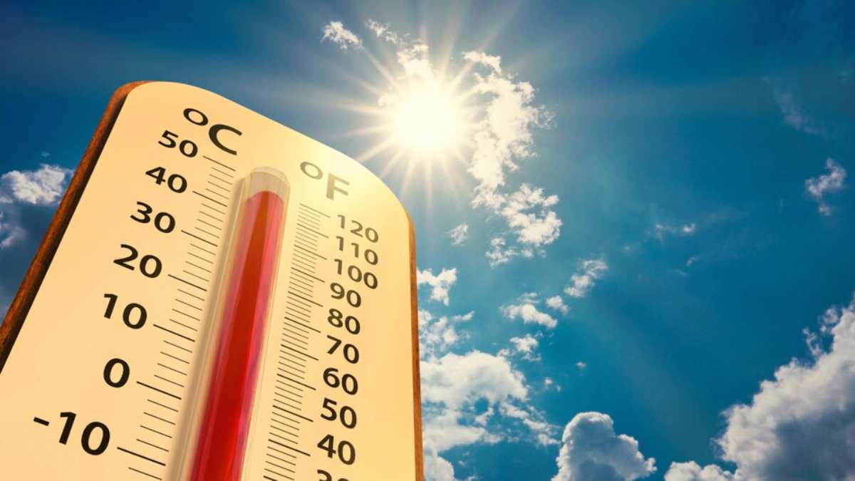 MP Weather Condition: चक्रवात के प्रभाव से कई जिलों में तापमान सामान्य से अधिक, जानिए कब बदलेगा मौसम
