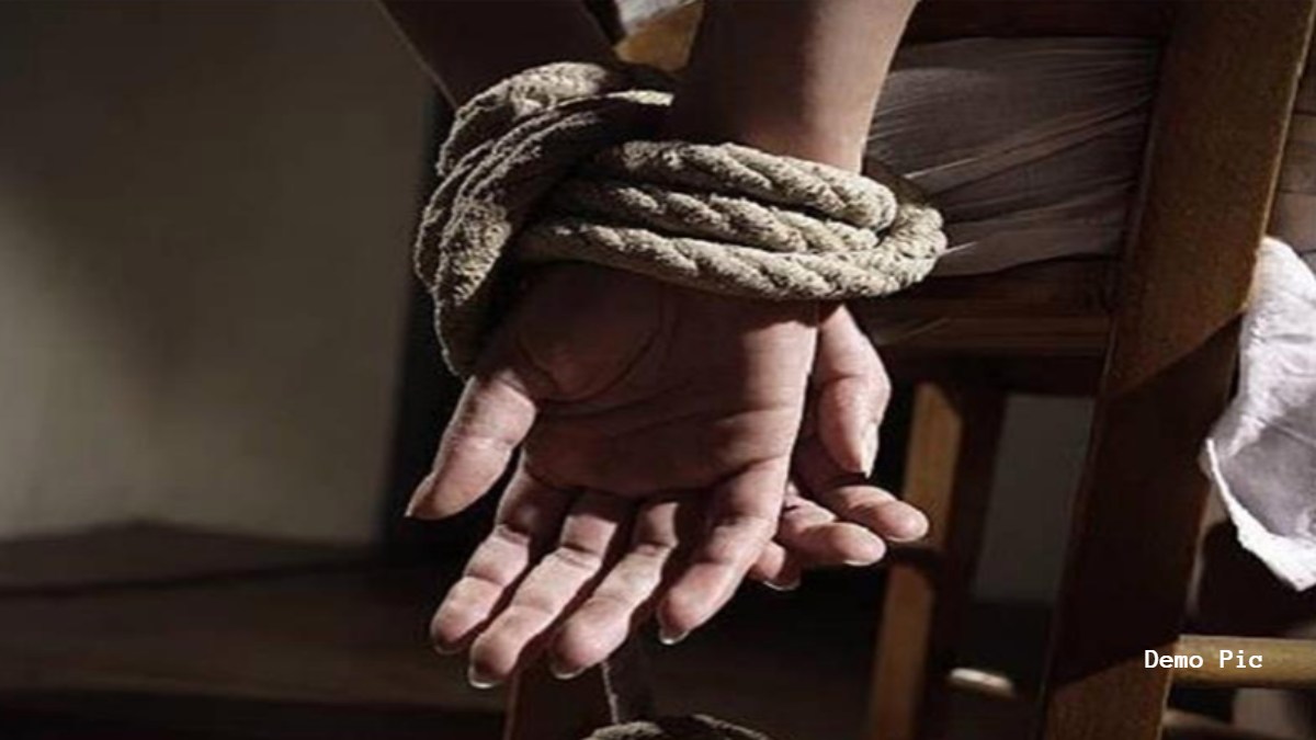 समूह लोन न चुकाने पर बच्ची का अपहरण: महिला ने कमरे में हाथ पैर बांधकर किया था कैद, ऐसे हुआ मामले का खुलासा