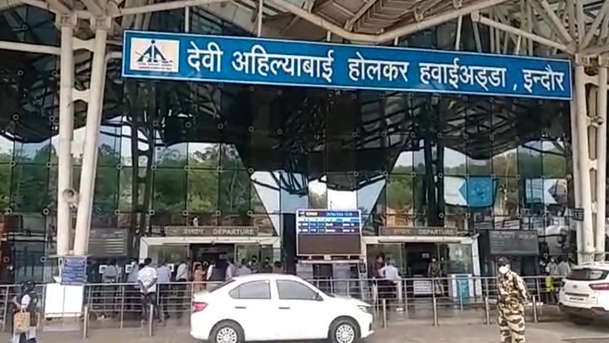 इंदौर एयरपोर्ट पर शुरू हुआ E वीजा और DG सिस्टम:  विदेश से आने वाले यात्रियों को मिलेगी सुविधा, सांसद शंकर लालवानी ने आयोध्या फ्लाइट चलाने की मांग की
