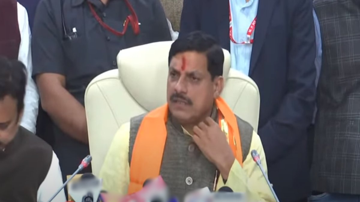 पदभार ग्रहण करने के बाद एक्शन में CM मोहन यादव: खुले में मांस या अंडे की बिक्री पर रोक, लाउड स्पीकर बैन, हर जिले में एक्सीलेंस कॉलेज खोलने समेत लिए ये बड़े फैसले