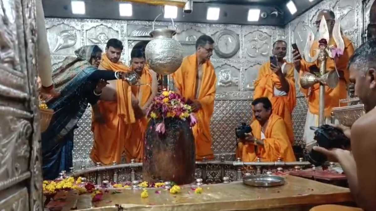 महाकाल मंदिर पहुंची ASI-GSI की टीम: निरीक्षण कर शिवलिंग के लिए सैंपल, सुप्रीम कोर्ट को सौंपेगी रिपोर्ट