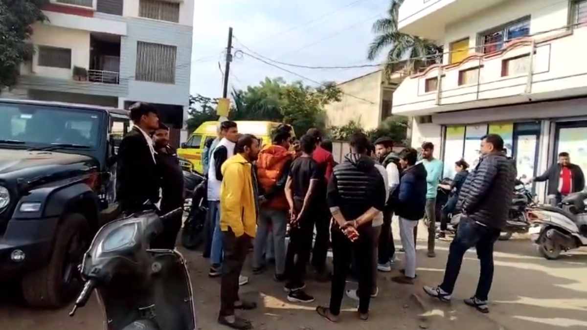 बचपन प्ले स्कूल में बवाल: बच्चों को संता क्लॉज बनाने पर बजरंग दल ने किया हंगामा, प्रबंधन ने कही यह बात