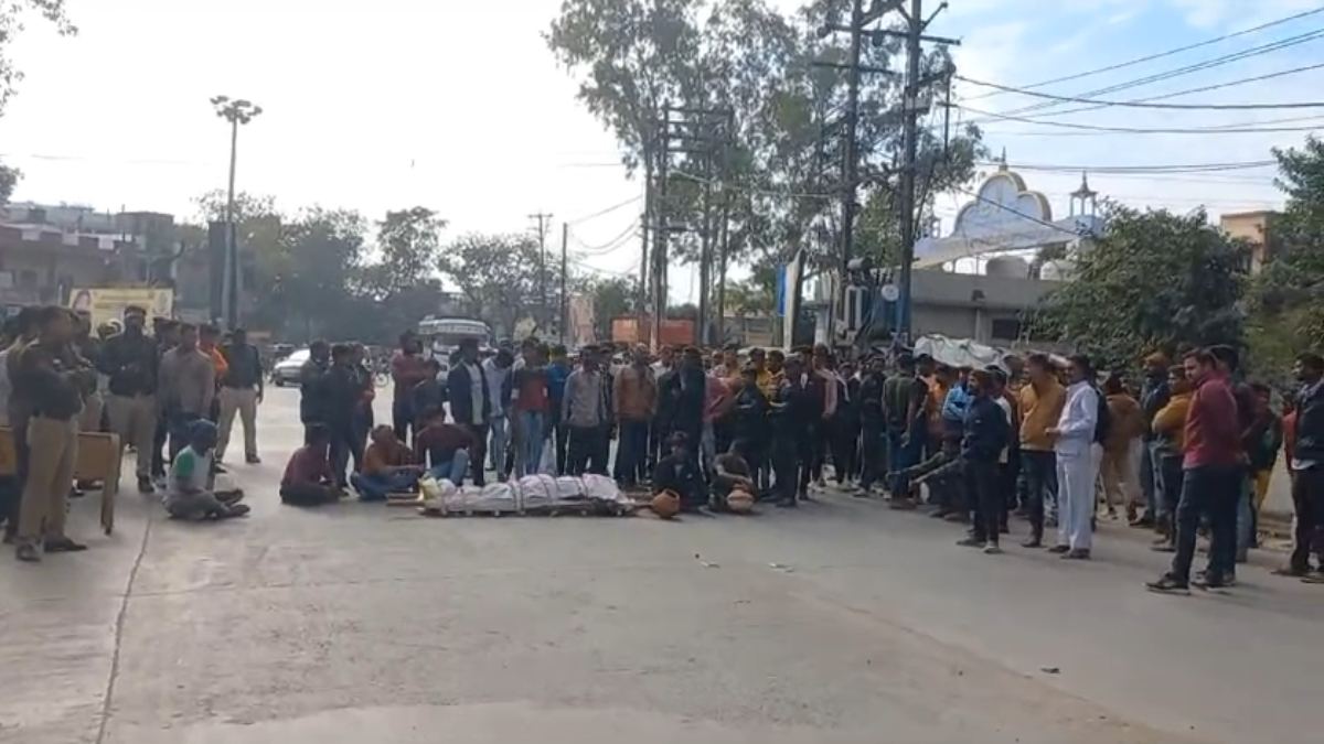 बावड़ी में मिला लापता युवक का शव: परिजनों ने पुलिस पर लगाए लापरवाही के आरोप, किया चक्काजाम