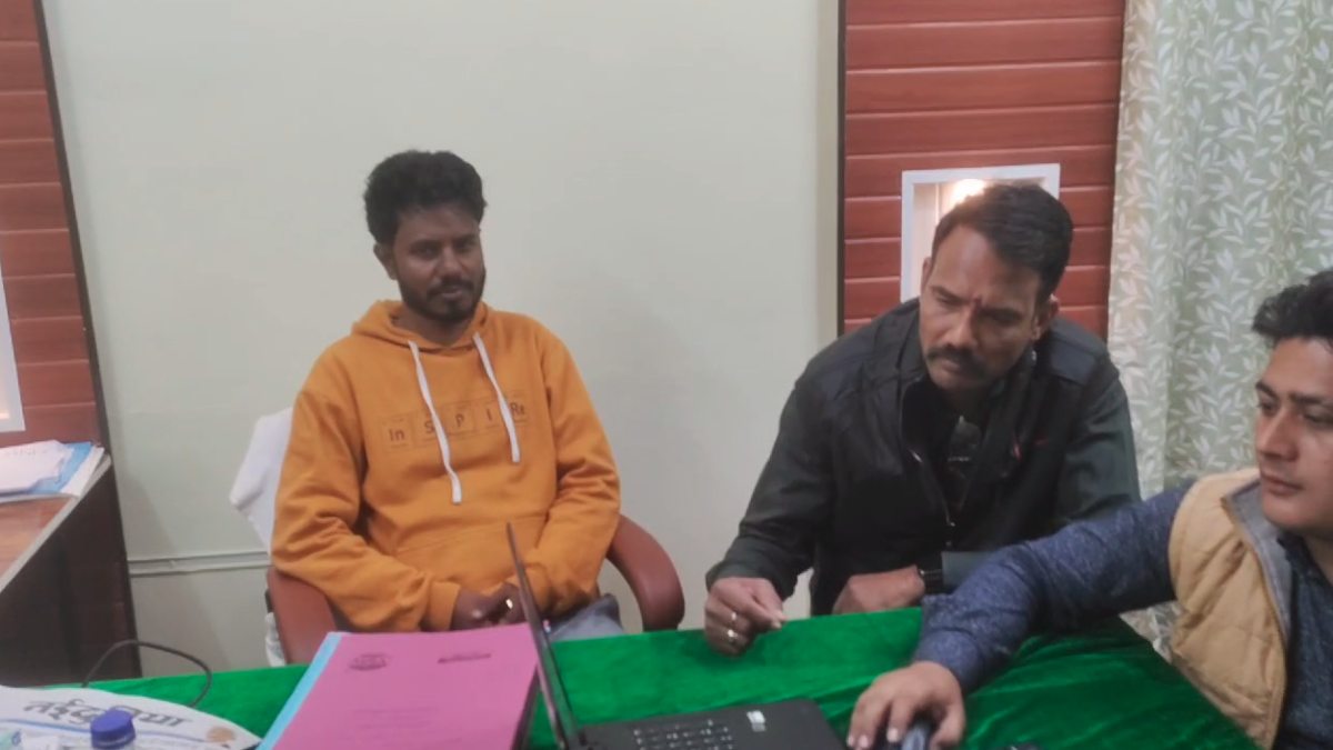 रिश्वत लेते असिस्टेंट इंजीनियर गिरफ्तार: इस काम के बदले मांगी थी घूस, लोकायुक्त ने रंगे हाथों पकड़ा