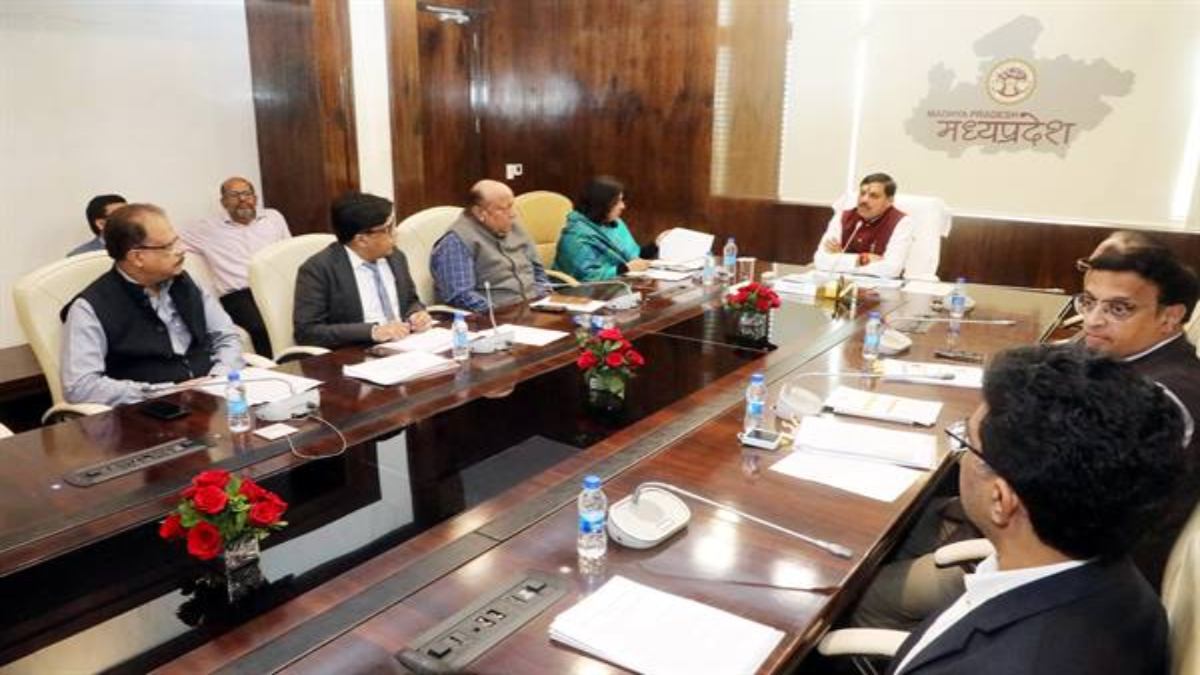विकसित भारत संकल्प यात्रा: MP सहित 5 राज्यों में यात्राओं के शुभारंभ से वर्चुअली जुड़ेंगे PM मोदी, CM मोहन बोले- सभी जिलों में अधिक से अधिक लाभार्थियों को जोड़ा जाए