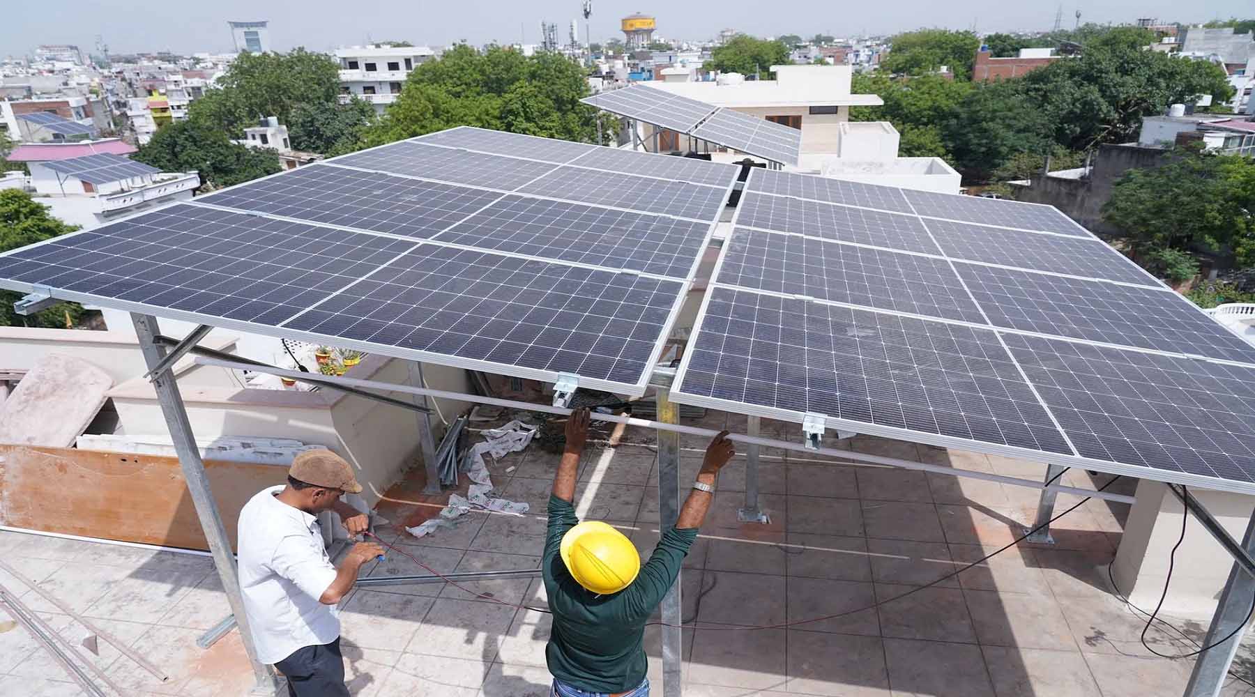 100 सरकारी इमारतों पर लगेंगे सोलर पैनल
