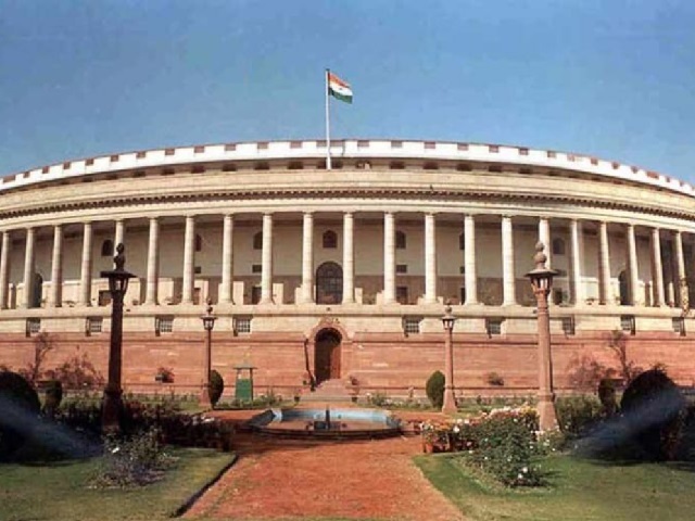 पैसे के बदले सवाल पूछने का मामला, 18 साल पहले भी भाजपा के 6 सांसदों समेत 11 हुए थे निष्कासित… इस लिस्ट में था MP और CG के सांसद का भी नाम