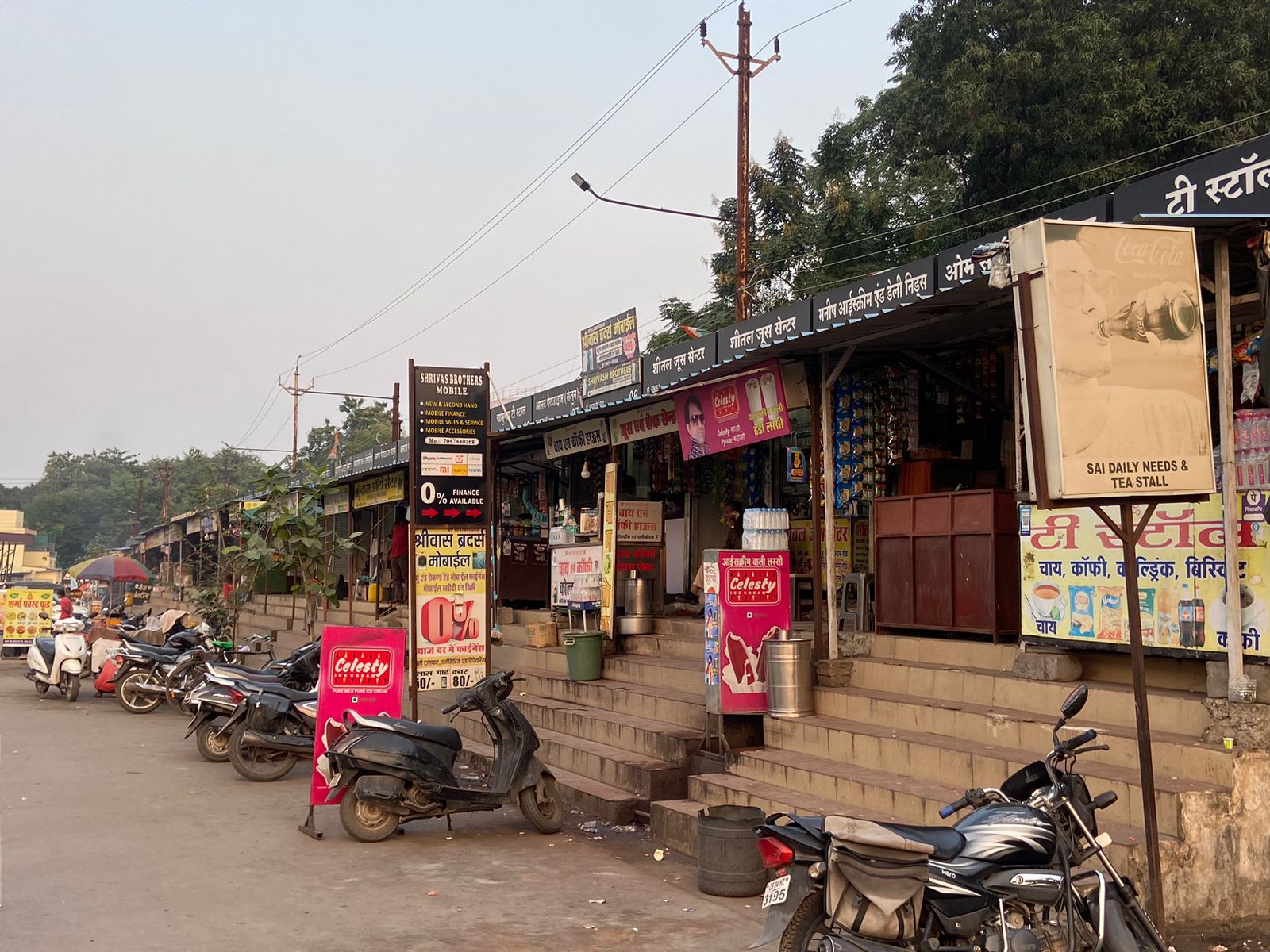 Raipur News: गरीब जाए तो जाए कहां ? ठेले और खोमचे में चला सरकार का बुलडोजर… और इन्हें मिलने वाली दुकानों में अमीरों का कब्जा