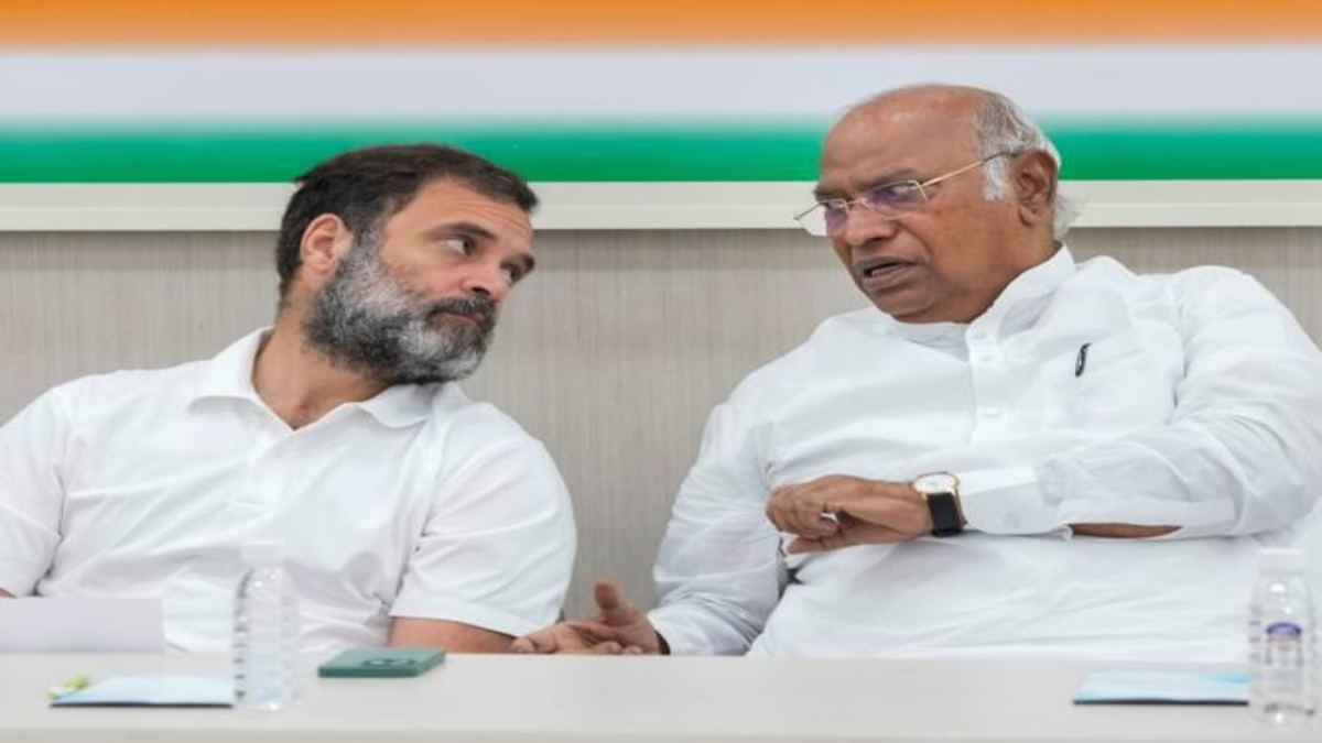 हार के बाद एमपी के कांग्रेस नेताओं को दिल्ली तलबः मल्लिकार्जुन खड़गे और राहुल गांधी लेंगे समीक्षा बैठक