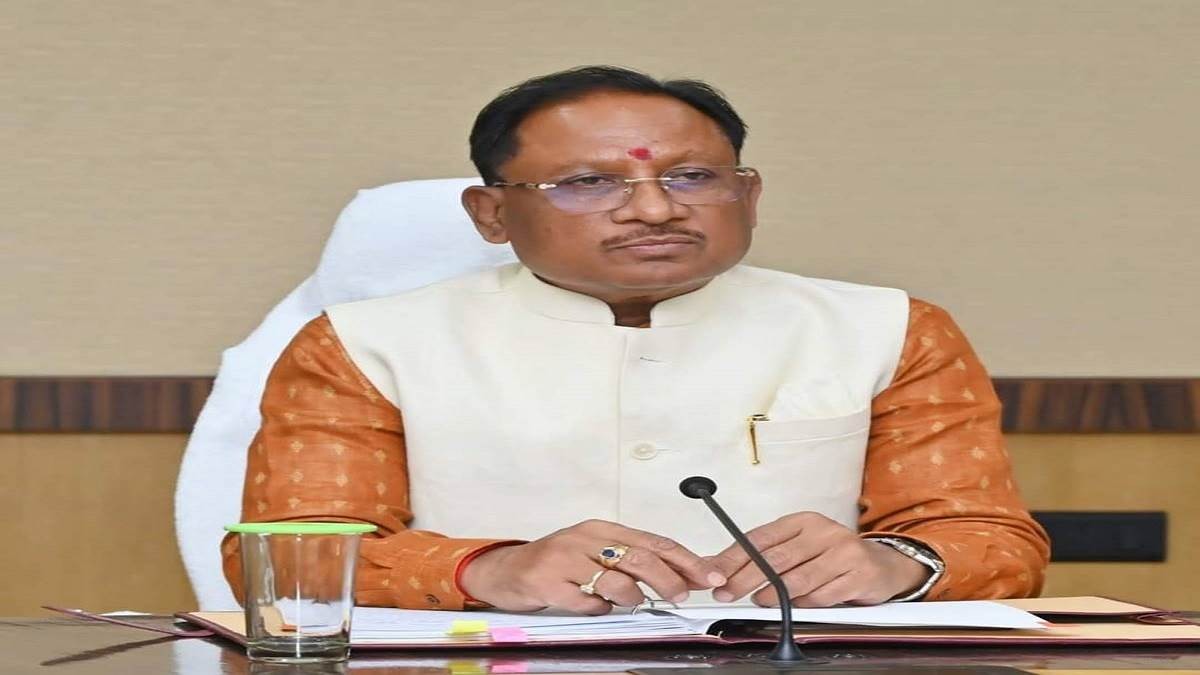 नक्सली घटनाओं पर सीएम विष्णुदेव साय का बड़ा फैसला, नक्सलियों से कड़ाई से निपटने के दिए निर्देश
