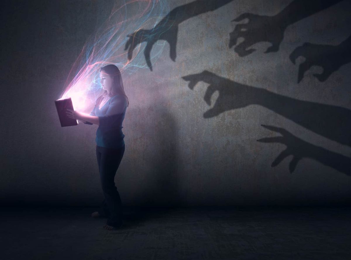 Negative Energy At Home: इन 5 संकेतों से पता लगता है आपके घर में हो चुका है नकारात्मक ऊर्जा का प्रवेश…