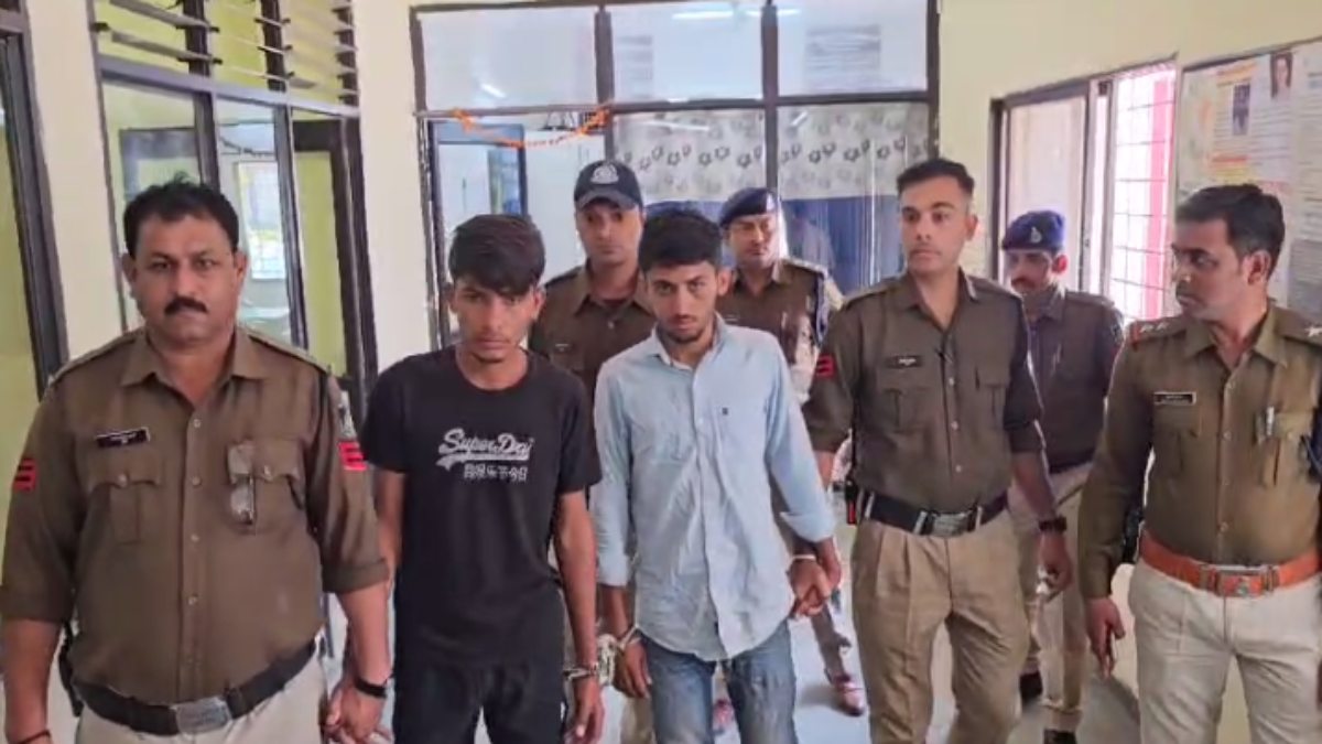 अवैध हथियार के खिलाफ पुलिस की कार्रवाई: 7 देशी पिस्टल और 10 जिंदा कारतूस बरामद, दो आरोपी गिरफ्तार 