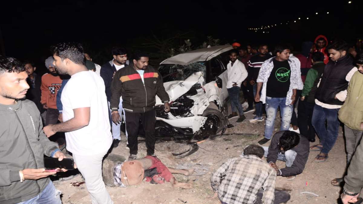 CG ACCIDENT NEWS : नशे में धुत कार चालक ने 4 लोगों को रौंदा, एक युवक की मौके पर मौत, 3 गंभीर