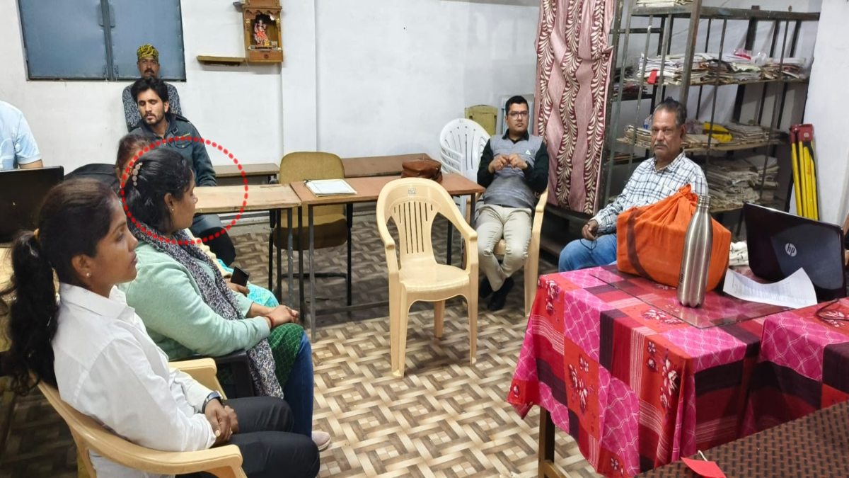 महिला पटवारी रिश्वत लेते रंगे हाथों गिरफ्तार: इस काम के एवज में किसान से मांगी थी घूस, लोकायुक्त ने की कार्रवाई 