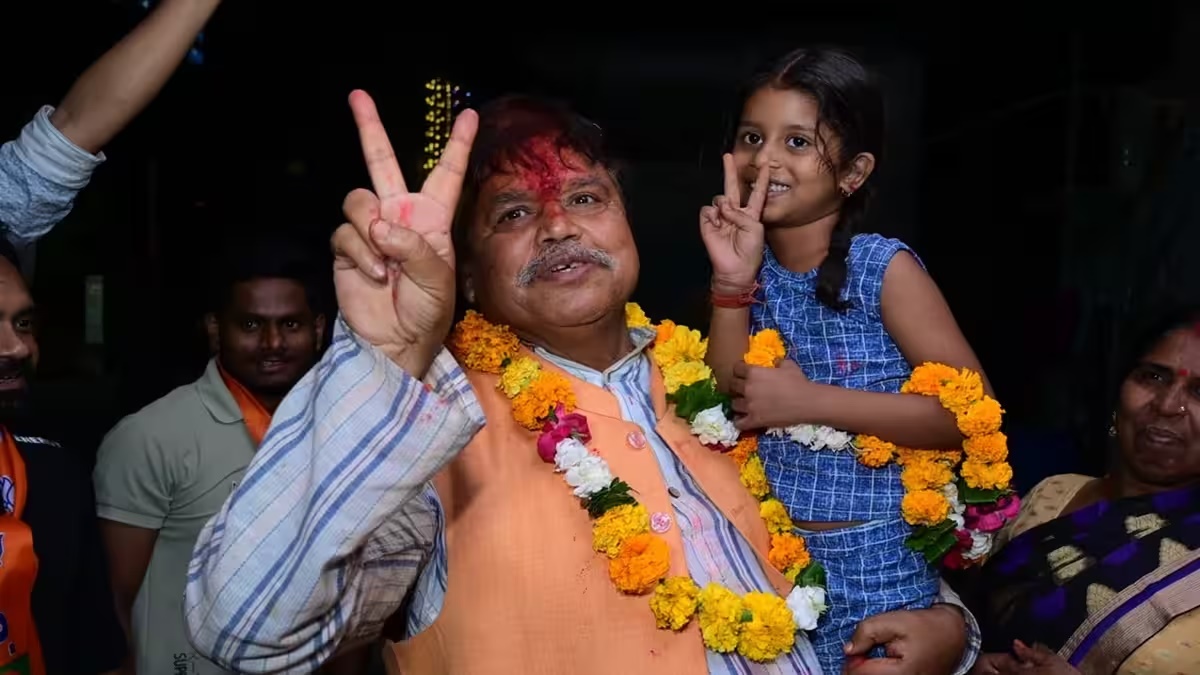 Madhya Pradesh Election Result: ग्वालियर से चौथी बार जीते ऊर्जा मंत्री प्रद्युम्न सिंह तोमर, परिणाम के बाद बोले- कहा था 11 बजे तक कांग्रेसी घर जाकर सो जाएंगे और ऐसा हुआ भी