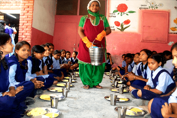 पंजाब मिड-डे मील : भोजन के साथ फल देने के आदेश