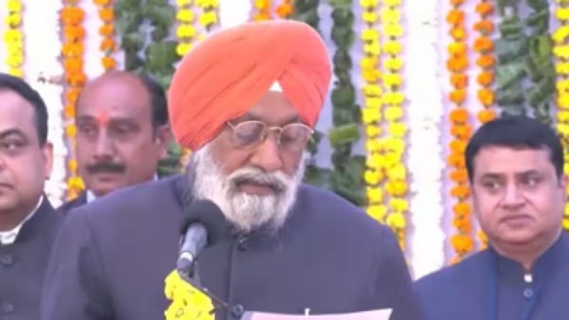 Rajasthan News: बगैर चुनाव जीते मंत्री बनाए गए टीटी, बढ़ा विवाद, जानें क्या कहता है संविधान