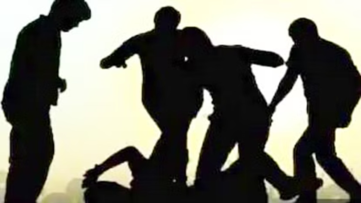 टिकट को लेकर बहस, रोडवेज वर्कशॉप में घुसकर युवकों ने कंडक्टर को पीटा