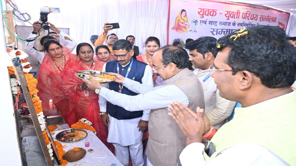 साहू समाज युवक-युवती परिचय सम्मलेन : उपमुख्यमंत्री अरुण साव ने कहा- प्रशासनिक कसावट लाने की पहल हो चुकी है, आगे भी इस पर जारी रहेगा काम