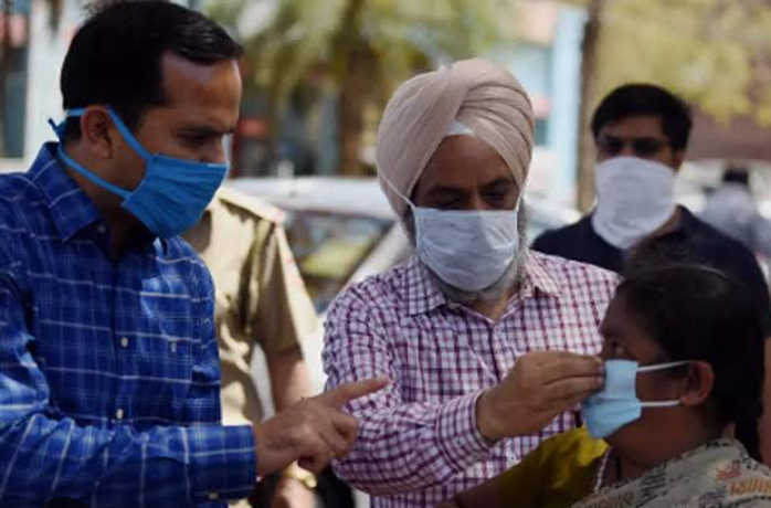 बढ़ते कोरोना केसों को लेकर पंजाब सरकार भी सख्त, मास्क पहनने की सलाह