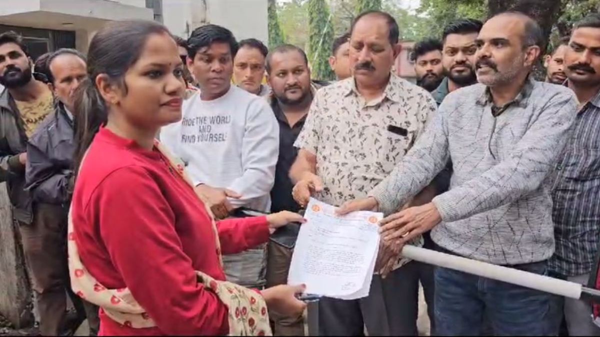 पटवारी हत्याकांड मामला: सड़क पर उतरी करणी सेना, प्रशासन को दी यह चेतावनी