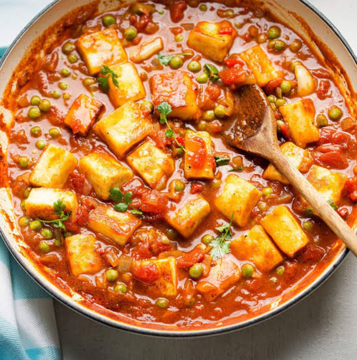 Today’s Recipe: इस रेसिपी से बनाये मटर पनीर, उँगलियाँ चाटते रह जायेंगे मेहमान…