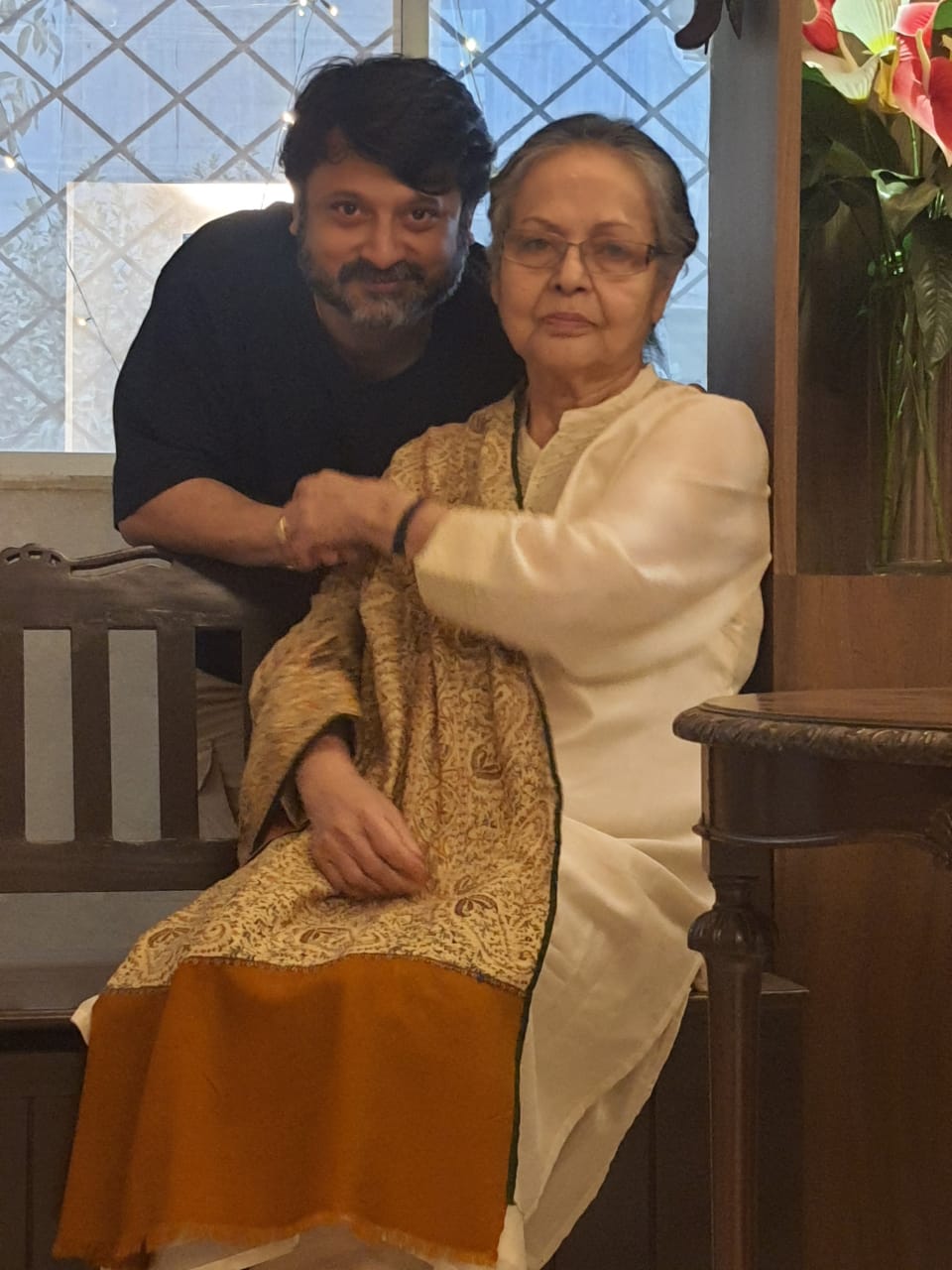 दो दशकों के बाद राखी गुलज़ार नंदिता रॉय और शिबोप्रसाद मुखर्जी की ‘अमर बॉस’ के साथ बंगाली सिनेमा में करेंगे वापसी