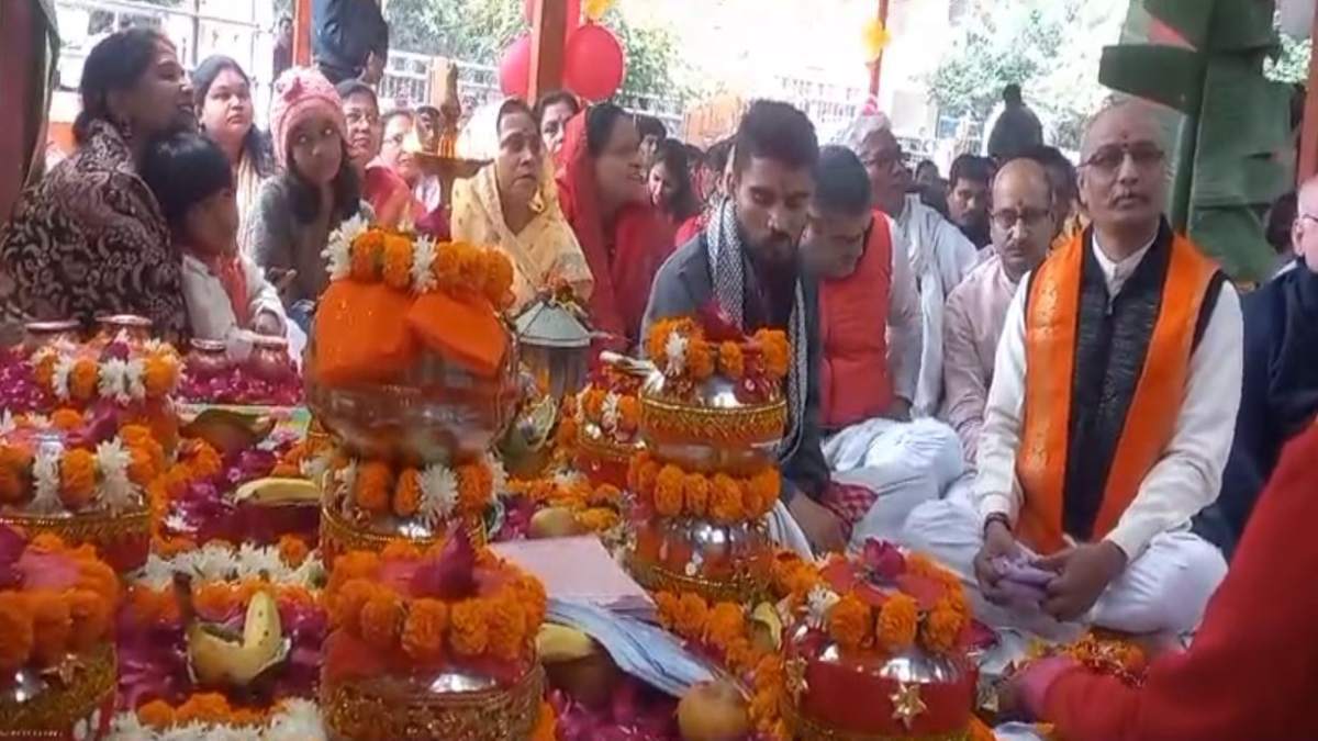अयोध्या से आए अक्षत कलश की हुई पूजा, राम मंदिर प्राण प्रतिष्ठा कार्यक्रम में शामिल होने के लिए घर-घर दिया जाएगा निमंत्रण