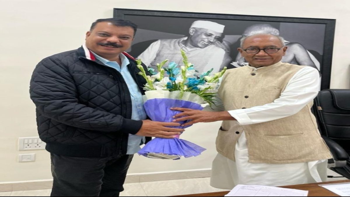 MP में कांग्रेस के पराजय के बाद जानी दुश्मन हुए एकः माफी के बाद पूर्व सीएम दिग्विजय से मिलने पहुंचने सिंघार