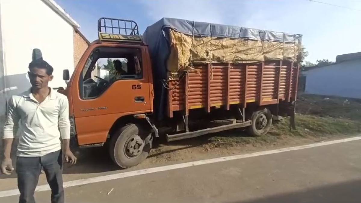 किसानों से औने-पौने दामों में उपज खरीद रहे बिचौलिए, शिकायत पर प्रशासन ने कार्रवाई कर जब्त किया अवैध धान