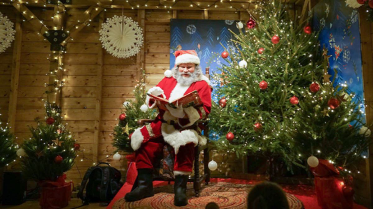 Christmas Gift Ideas 2023: इस क्रिसमस अपने दोस्त, कलीग या फैमिली मैम्बर को दें सीक्रेट सांता बनकर ये गिफ्ट, खिल उठेगा उनका चेहरा