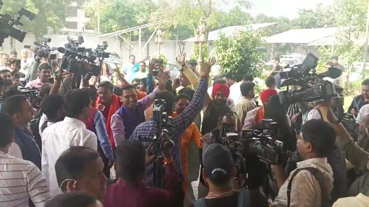CG Election Result 2023: काउंटिंग के आंकड़े में बीजेपी को जबरदस्त बढ़त, भाजपा कार्यालय में जश्न का माहौल, ढोल-नगाड़ों में झूम रहे कार्यकर्ता