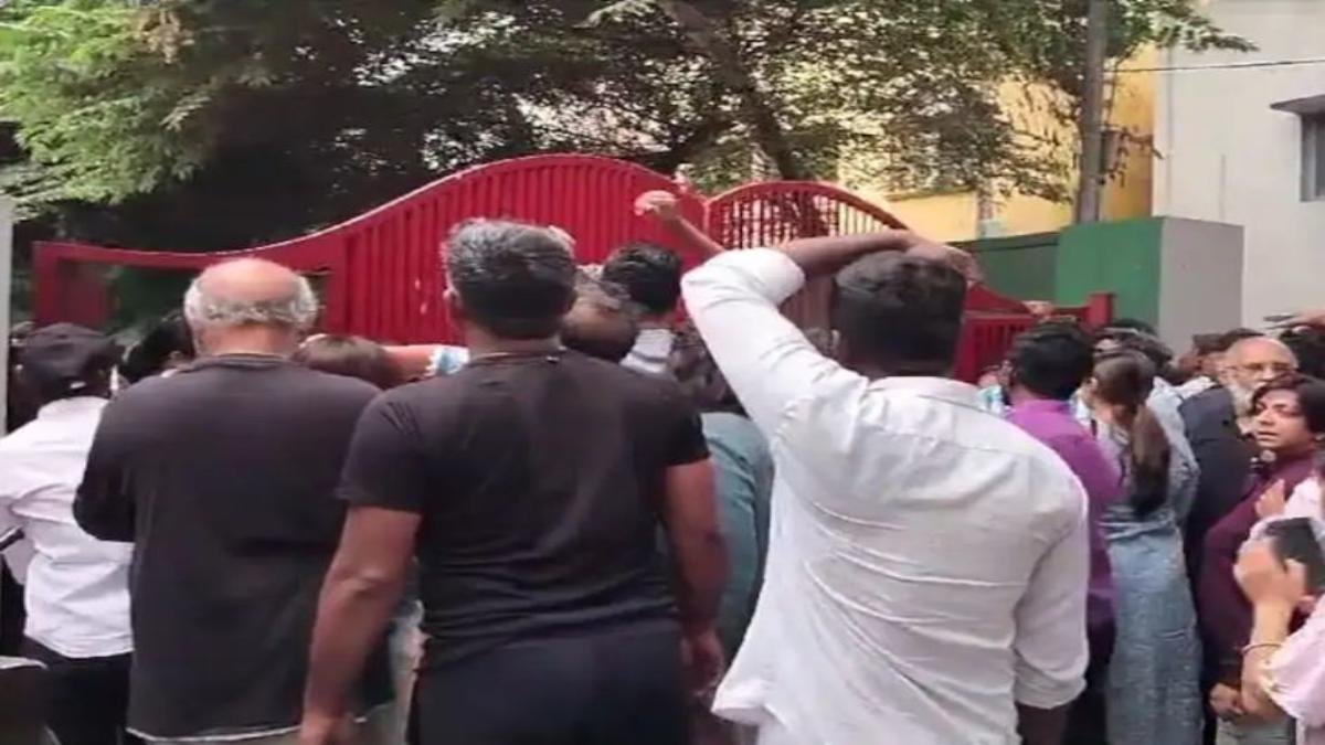 15 स्कूलों को बम से उड़ाने की धमकी, मेल आने के बाद छात्रों, अभिभावकों और स्कूल अधिकारियों में दहशत