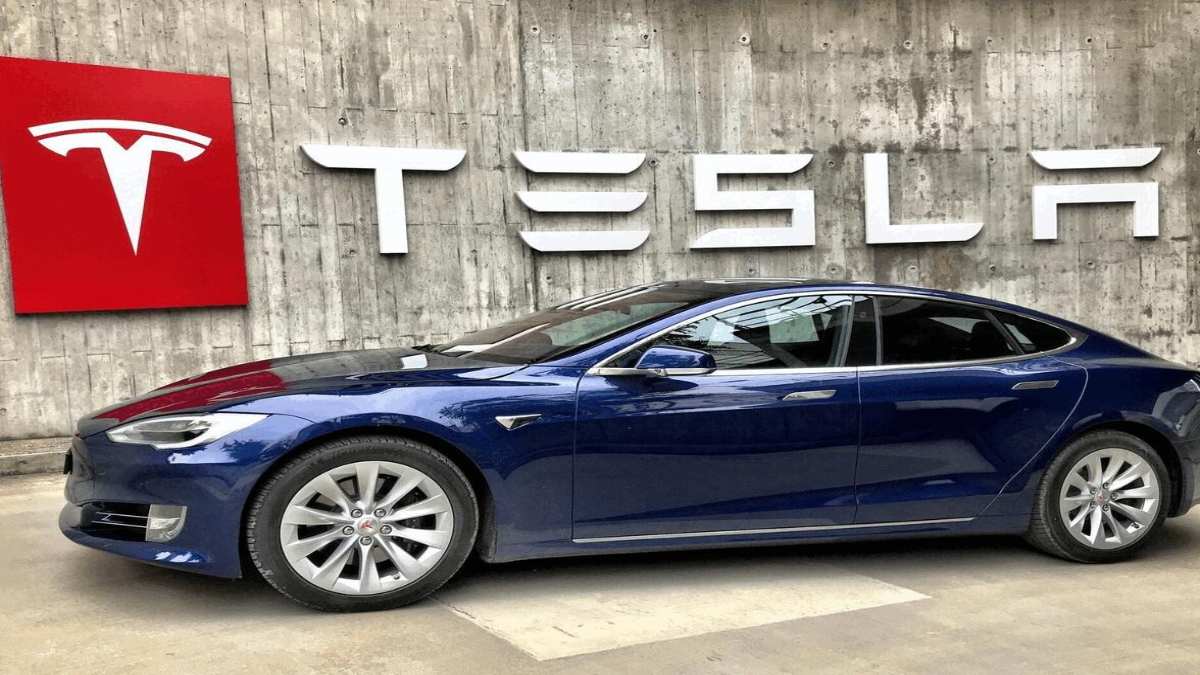 Tesla की मांग पर अधिकारी ने कहा, इलेक्ट्रिक वाहन सेक्टर में किसी खास कंपनी को कभी नहीं देंगे प्रोत्साहन