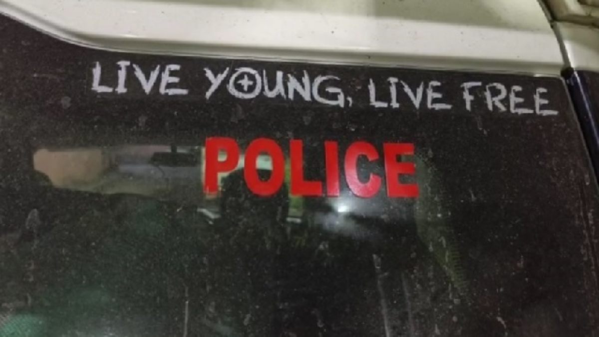 Odisha News : गांजा परिवहन करते पकड़ाया पुलिस स्टीकर लगा वाहन, दो हिरासत में