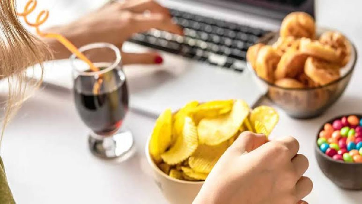 Health Tips : प्रोसेस्ड और पैक्ड फूड से दूरी बनाना आपके लिए भी हो रहा है मुश्किल, तो इन Tips को फॉलो करके छुडाएं पीछा …