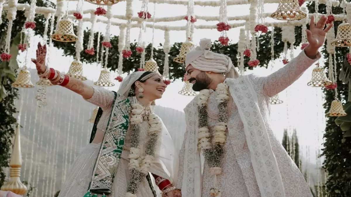 ‘ये रिश्ता क्या कहलाता है’ की वृषिका मेहता ने रचाई शादी, एक्ट्रेस दिखीं बेहद खूबसूरत …