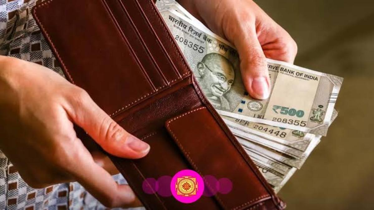 Vastu Tips : वास्तु के अनुसार इन रंगों का पर्स रखना होता है बेहद शुभ, खींचा चला आता है धन …