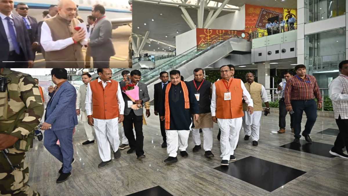 CG CM Oath Ceremony : राजधानी पहुंचे शाह, नड्डा और गडकरी, एयरपोर्ट में भाजपा कार्यकर्ताओं ने ढोल-नगाड़ों से किया स्वागत