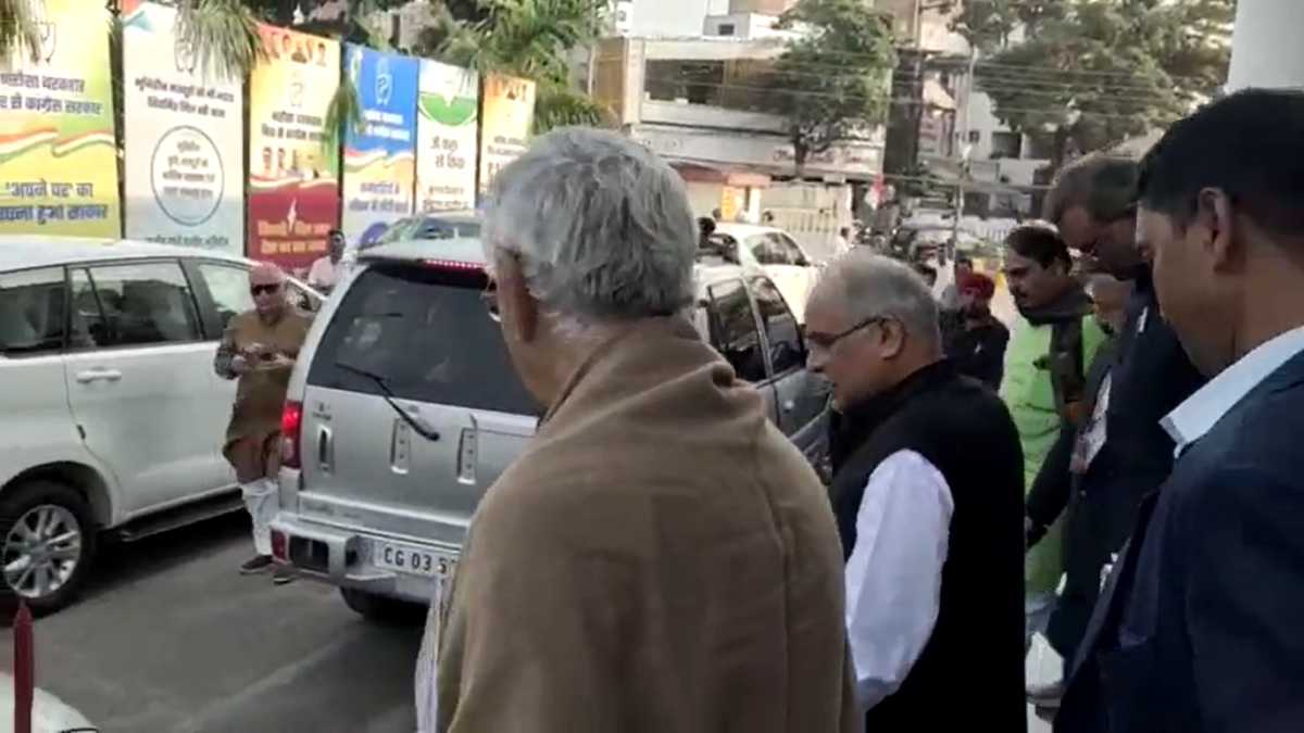 मुख्यमंत्री विष्णु देव साय के शपथ ग्रहण में शामिल होने एक ही कार से रवाना हुए पूर्व CM बघेल और TS सिंहदेव