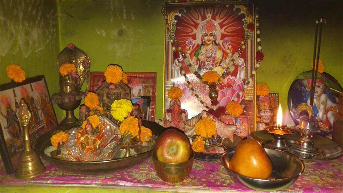 अगहन माह के तीसरे गुरुवार को लक्ष्मी पूजा से मिलेगा सुख और ऐश्वर्य का वरदान, 28 दिसंबर को किया जाएगा आखिरी गुरुवार व्रत …