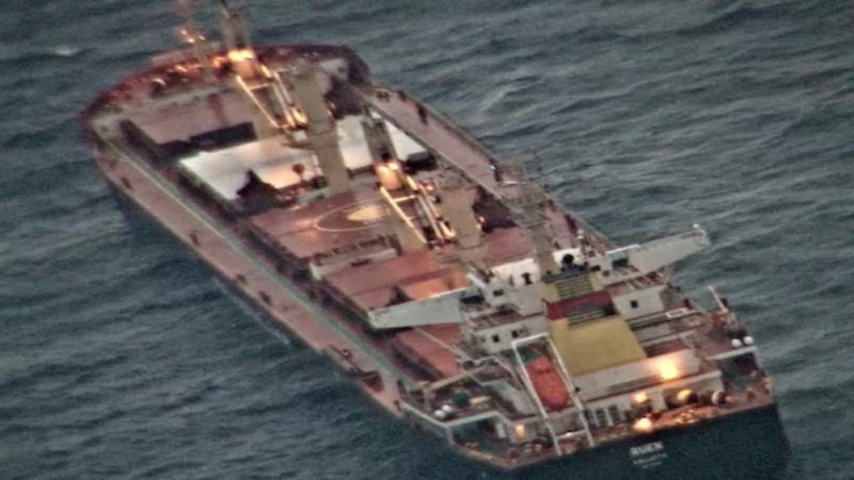 मालवाहक जहाज हाईजैक, मदद के लिए सबसे पहले आई भारतीय नौसेना