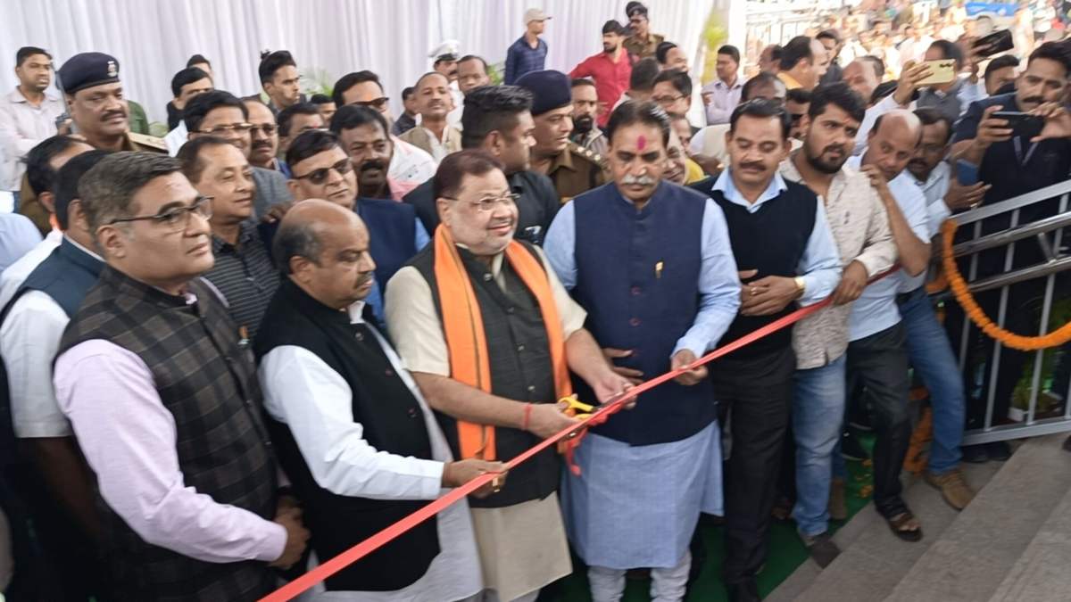 सांसद सुनील सोनी ने रायपुर रेलवे स्टेशन पर किया नए फुट ओवरब्रिज का लोकार्पण, कहा- ढाई साल में बना देंगे मॉडल स्टेशन