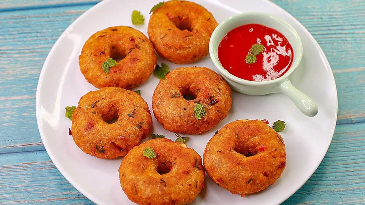 Today’s Recipe : मीठे डोनट्स तो आपने बहुत खाए होंगे पर क्या कभी नमकीन डोनट किया है Try, यहां जाने आलू डोनट बनाने की विधि …