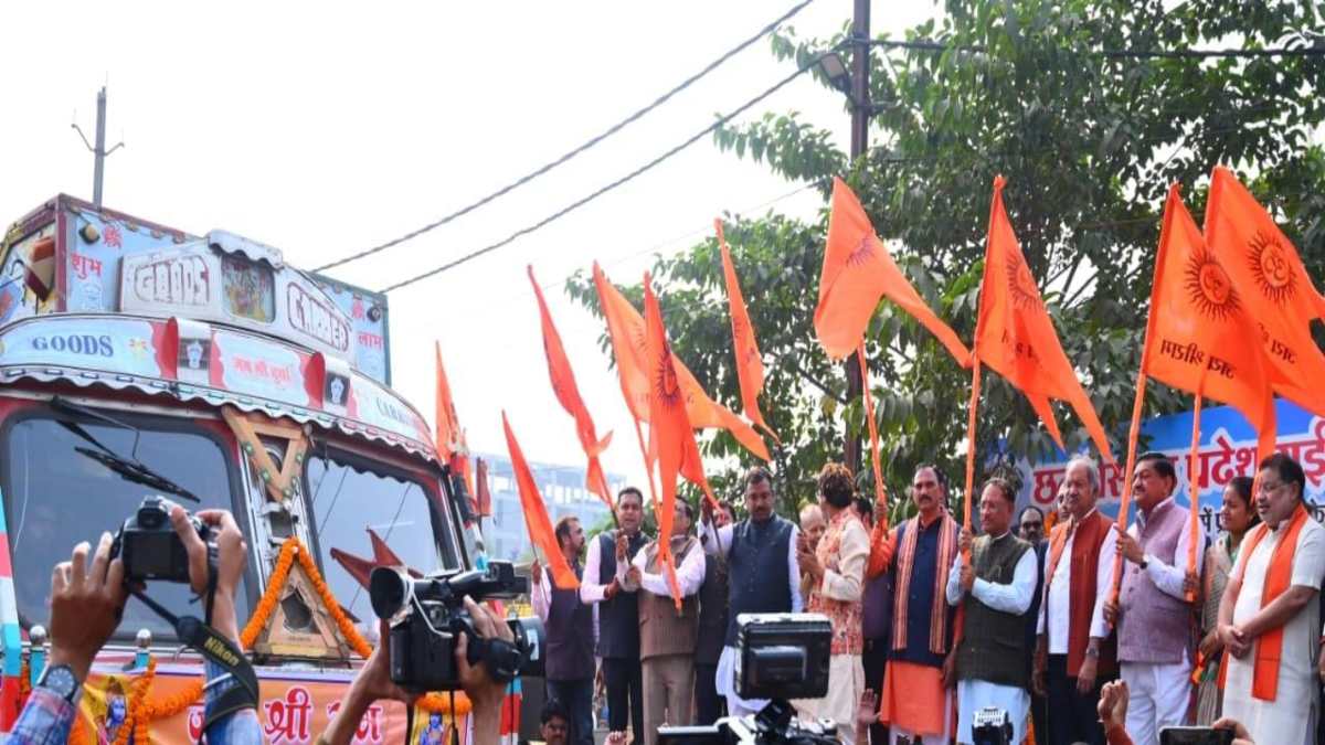अयोध्या भेजा गया 300 मीट्रिक टन चावल : CM विष्णुदेव साय ने ध्वज दिखाकर किया रवाना, प्राण प्रतिष्ठा समारोह में होने वाले महाभंडारे में परोसा जाएगा श्रीराम के ननिहाल का चावल
