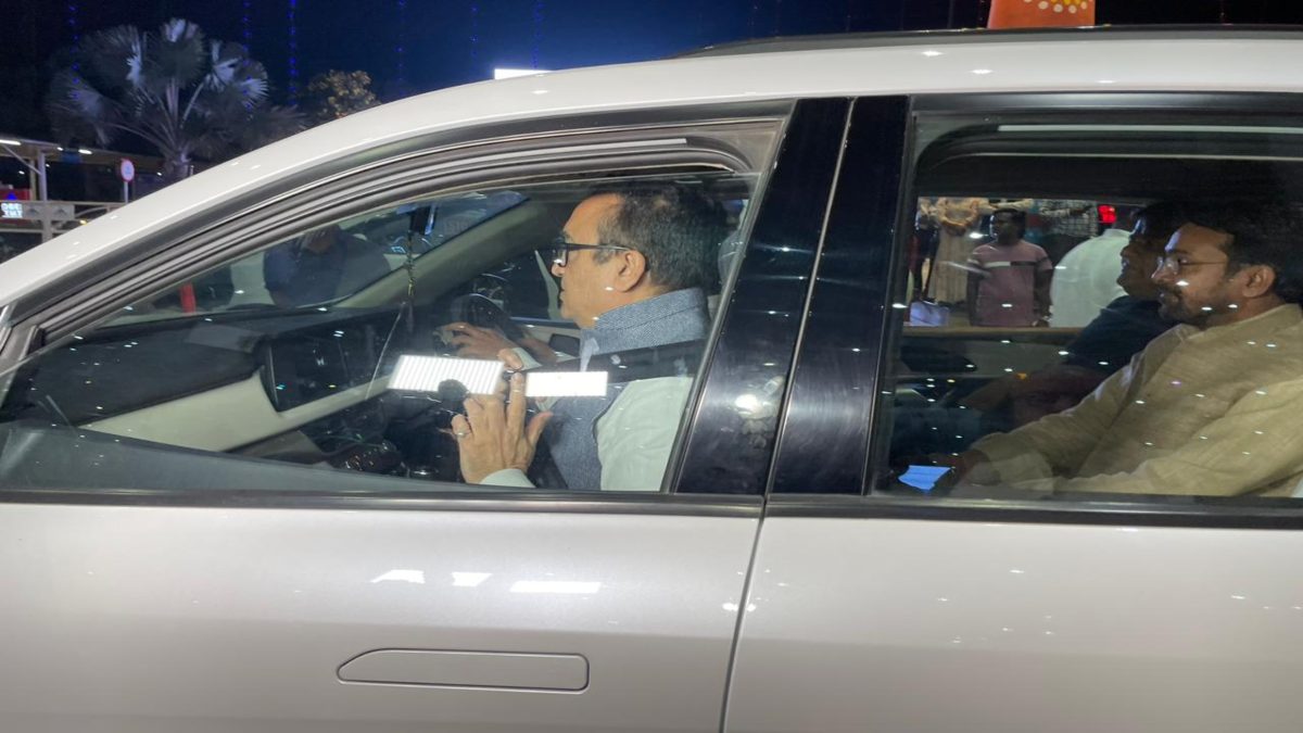 CG NEWS : मतगणना से पहले रायपुर पहुंचे AICC कोषाध्यक्ष अजय माकन, कांग्रेस की जीत का किया दावा