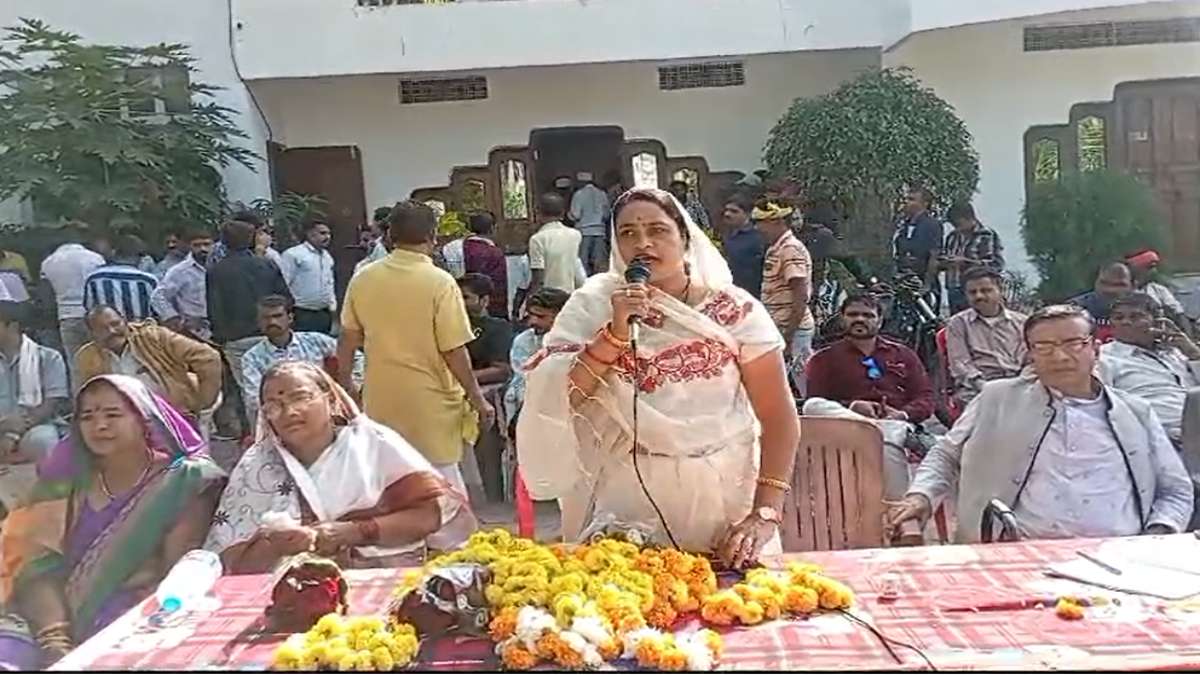 ये तो गजब है ! कांग्रेस MLA ने जीत के बाद भी उठाए EVM पर सवाल