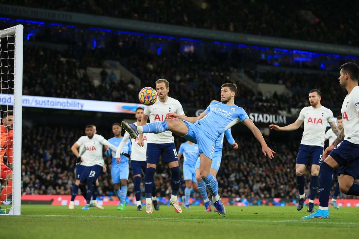 English Premier League: मैनचेस्टर सिटी को टोटेनहैम के साथ ड्रॉ खेलकर बांटने पड़े अंक, बढ़त को कायम रखने में नाकाम रही दोनों टीमें, जानिए मैच का पुरा हाल